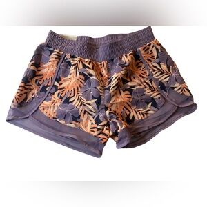 NWT Crane Floral Patterned Women’s Performance Shorts in Lavender/Orange/Peach